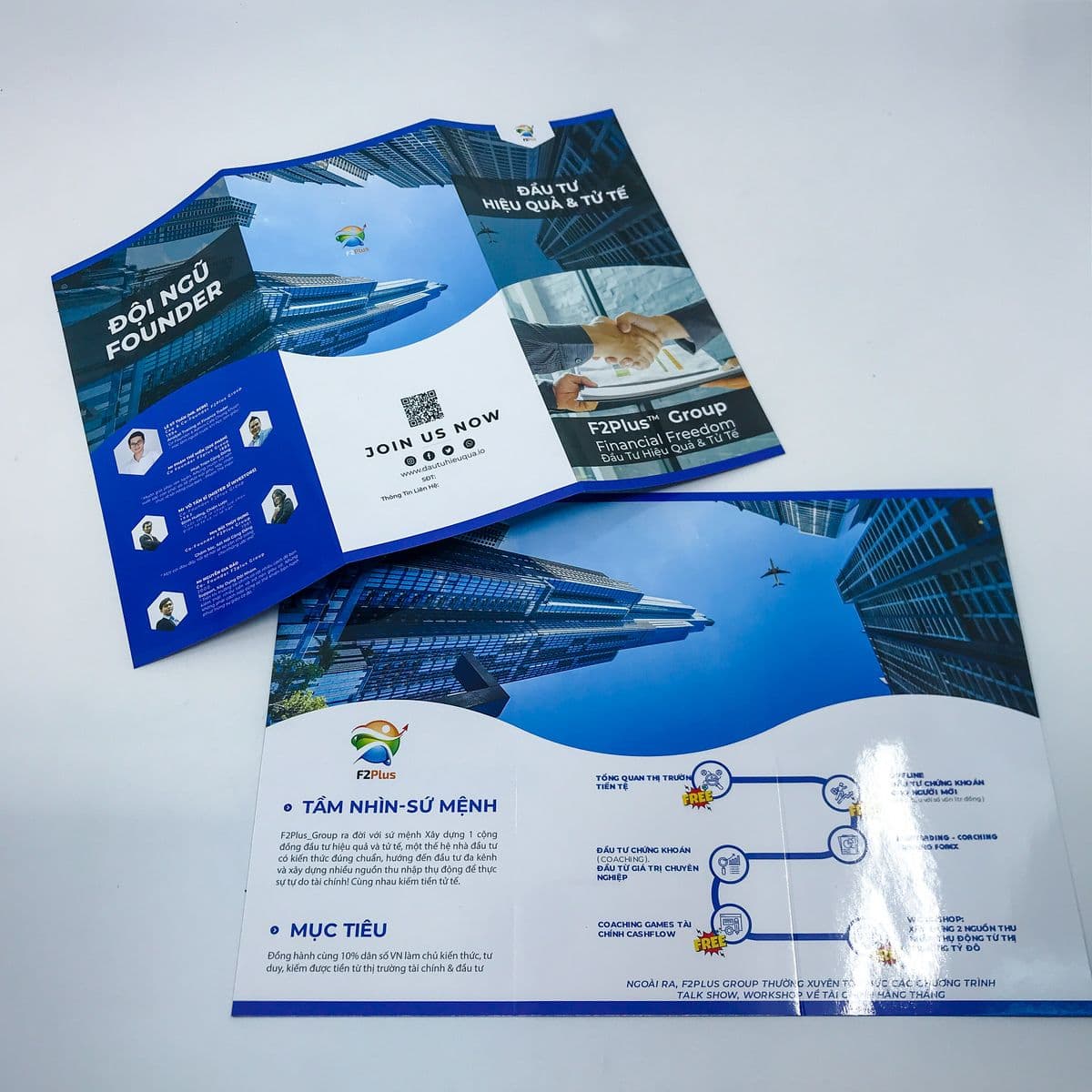Brochure gấp ba